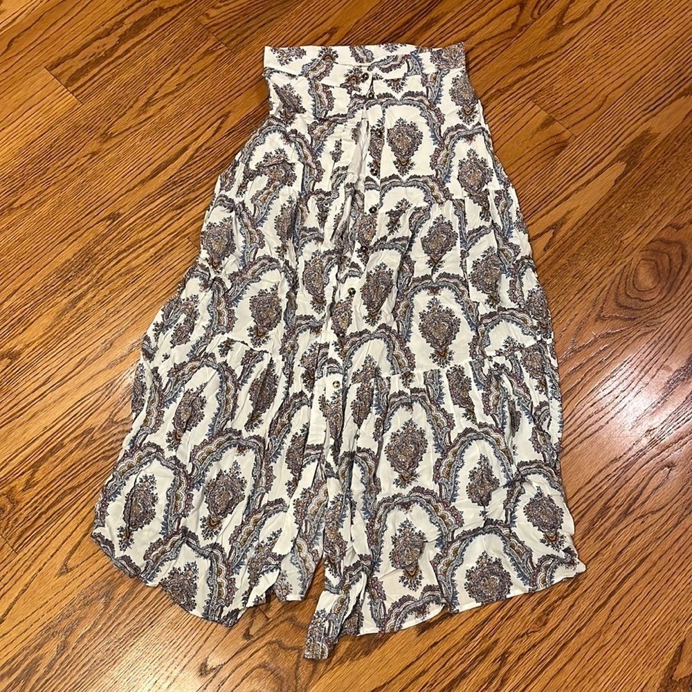 H&M Woman’s Printed Maxi Skirt Size US 6